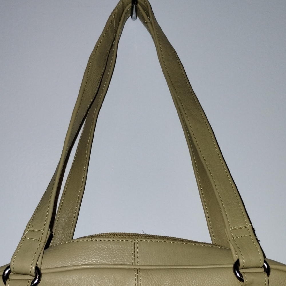Chic Beige Leather Shoulder Bag - Picture 4 of 16